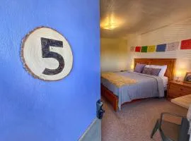 King Five Mokee Motel Pets OK Shared Kitchen