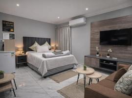 Miaz Palace, hotel a Elim