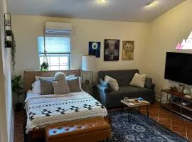 Lofty Dreams B&B, studio near Disney & Universal