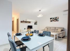 Brand New Luxury 2BR 2BA Apt Fully AC Marsaskala, Hotel in Marsaskala