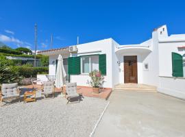 Villa Maddalena a Ischia 6 ospiti giardino, parcheggio, terrazzi e piscina!, hotel di Ischia Town