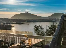 Exclusive apartment overlooking the city fjord