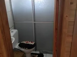 Aconchegante , espaçosa, acomoda 10 pessoas , centralizada perto da praia