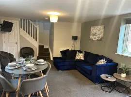 Maple House by ShortStays4U A beautiful 2Bedroom House with free parking in town centre!