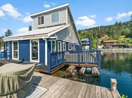 Just Opened for Summer - Exclusive Floating Home Retreat in Bayview