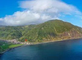 Entre a Pedra e o Mar