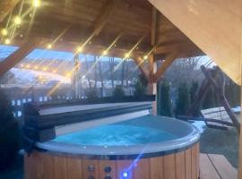 Urocze Roztocze Jacnia - domek 2, Hotel in Jacnia