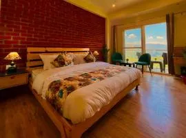 Pine View Luxury Resort With Mountain View & Premium Rooms Mussoorie