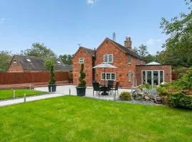 Luxury 4BR Cottage near St Georges Park