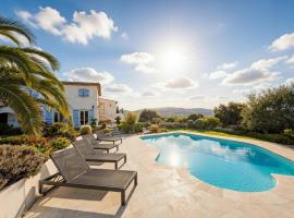 Luxurious Bastide Pool and XXL View 12 a 14 pers, hôtel à Tanneron
