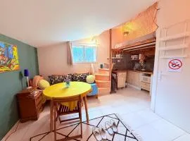 Studio Piscine en Drôme Provençale avec Repas Asiatique