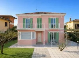 Villa Lucchetta - Tre Camere e Appartamento con parcheggio Interno