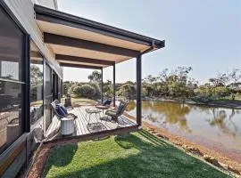 Lang Chalet - Vineyard Bliss on the Waterfront