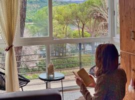 Nibelungos House - Alojamiento turístico frente al Pantano de San Juan - 3 min a pie, מלון בסן מרטין דה ואלדאיגלסיאס