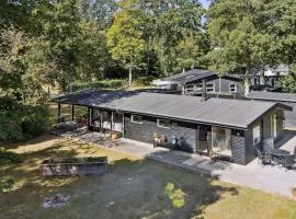 Modernised Cottage Near Woods And Beach