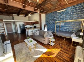 420 Friendly Industrial Loft Near Downtown Detroit, Hotel in Detroit