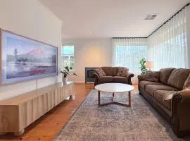 Charming Retreat Scenic Views Near Wineries