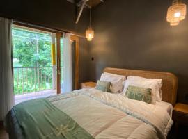 Seenau House Bali, Hotel in Selemadeg