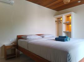 Sonnenhouse Lombok Kertaraharja Bungalow Kamboja，Luk的飯店