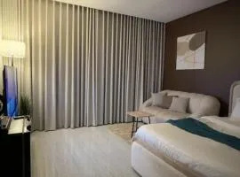 استديو هادئ بسرير ماستر