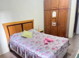 Loft para casal em prédio familiar 3,5km do centro histórico