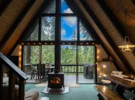 Mountain Cabin close to Sequoias with Great Views and Wood Stove
