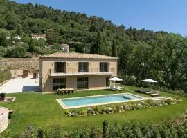 Villa With Pool Near Saint-Paul