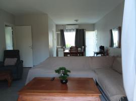 App F4 Kone centre RDC Tel 7O 55 O8, hotel i Koné