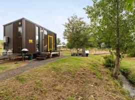 Brookbank by Tiny Away, hotel di Neerim South