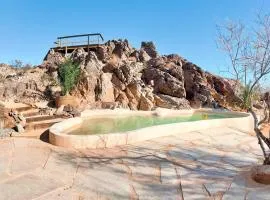 Private Joshua Tree Oasis with Pool & Hot Tub