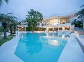 Pure Sunset Beach - Studio with Green Balcony