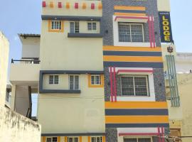 Gagan Deluxe Lodge Near Chikkballapur, hotel a Chik Ballāpur