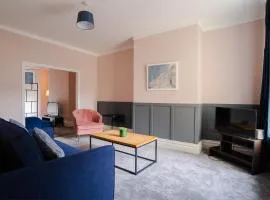 Relax at Raglan Burnley 3BR Home with Parking