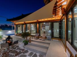 안동 한옥숙소 서호당 Seohodang Hanok Stay Private Jacuzzi Hanok, Hotel in Andong