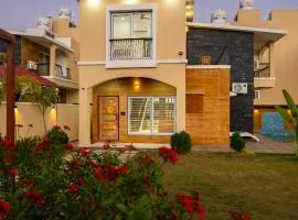 ELIVAAS Palazao, Stunning Getaway With Pvt Pool, Garden and Gazebo