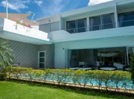 V299 Spacious 4BR Villa Pool Garden & Fitness