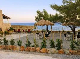 Tainaros Rooms - Beachfront Cozy Getaways