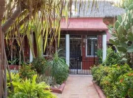 Hidden Gem! Charming 2 Bedroom Vacation Home!