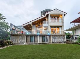Gauri Villa by ELIVAAS With Pool, Lounge, Garden & Bathtub With 360 Panoramic Hill Views Near Waterfalls, hotel a Kasāra