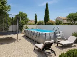 Maison avec jardin et piscine, 2 chambres - Quartier pavillonaire et calme - Proche commerces et bus - Avignon à 5 min