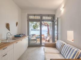 Casa del Mar Milos - on the beach – hotel w mieście Kástron