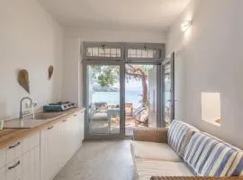 Casa del Mar Milos - on the beach