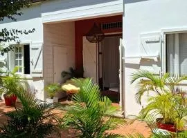 Ô Privilège studio jacuzzi clim en centre-ville de Saint-Pierre