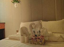 Baoly Clark Residences NEW, hotel v destinaci Angeles