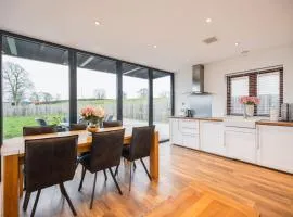 Jenny's Barn - Sleeping 9, Dog friendly