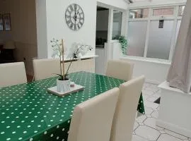 3BR House with garden near Bicester Village