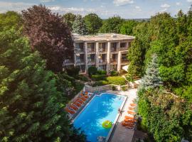 Hotel Villa Pax, Hotel in Balatonalmádi