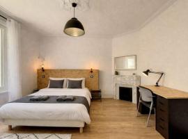 Résidence LE 13 Chambres Urbaines, hotel i Lorient