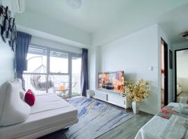 Luxurious Modern 2 Bedrooms Facing Manila Bay Sunset, Airports, Okada, Solaire, MOA with free parking, hotel Manilában
