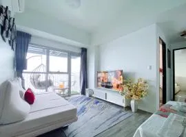 Luxurious Modern 2 Bedrooms Facing Manila Bay Sunset, Airports, Okada, Solaire, MOA with free parking